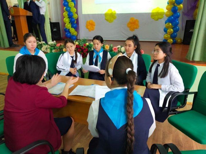 "Жас Ұлан" ұйымы мен өзін-өзі басқару парламент мүшелерінің отырысы