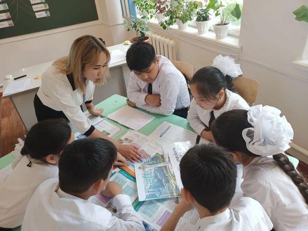 Шет тілі пәнінен “Describing places” тақырыбында ашық сабақ өтілді.
