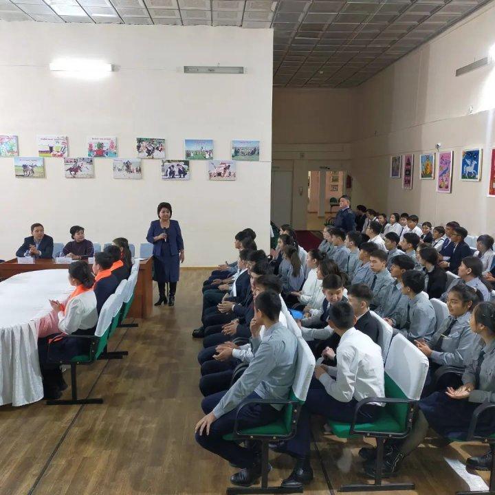 "Бопсалаумен, зорлық-зомбылықпен, электронды темекіні пайдаланумен күресу" атты тақырыпта мобильді топ мүшелерімен кездесу болды.