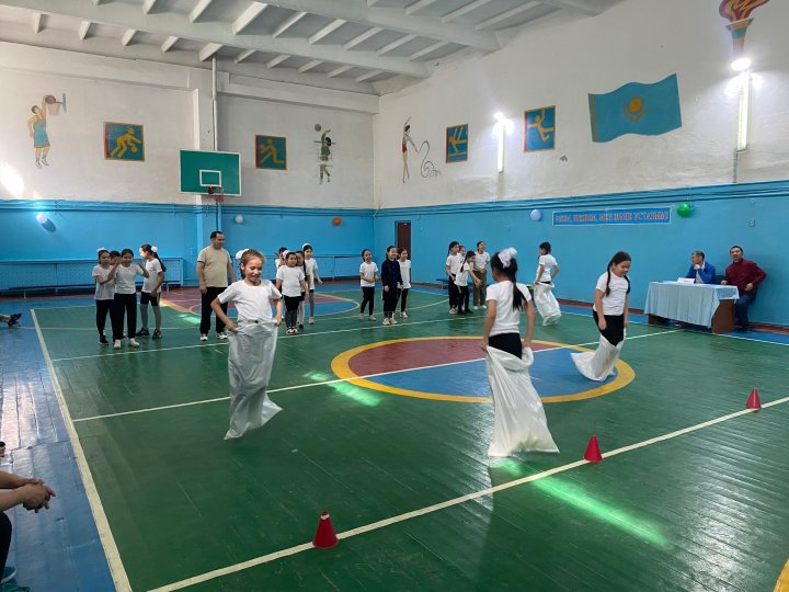 Қыздар арасында спорттық ойындар сайысы