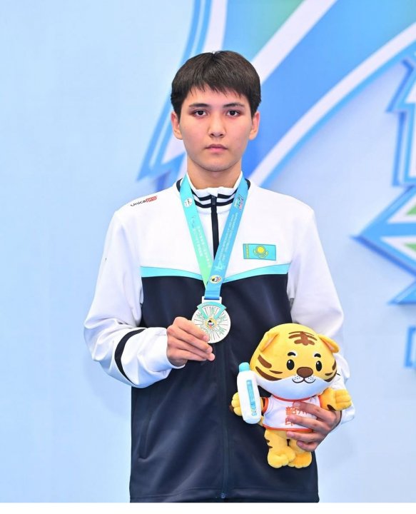 ЮНИОР ЖӘНЕ ЖАСТАР АРАСЫНДА АЗИЯ ЧЕМПИОНАТЫНАН 2 ОРЫН